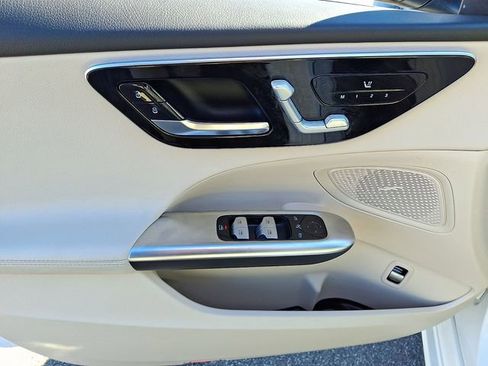 Used 2025 Mercedes-Benz C 300 4MATIC Sedan image 15