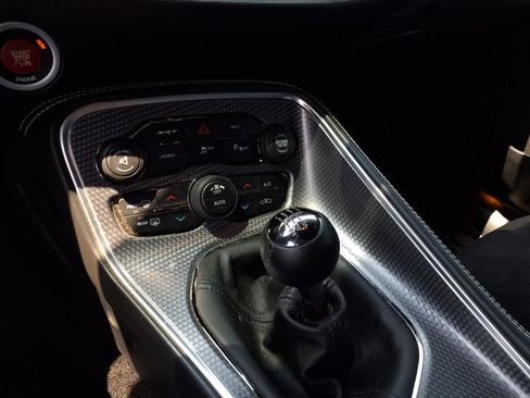Used 2015 Dodge Challenger SRT Hellcat RWD image 7