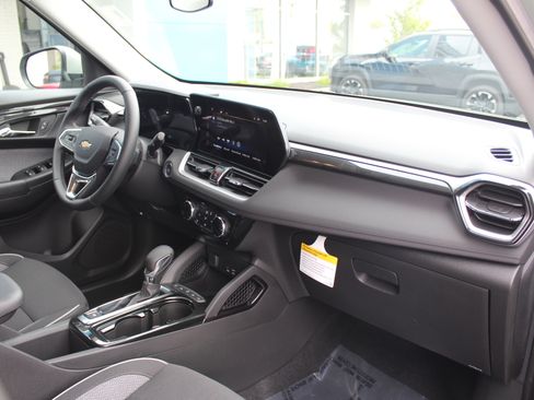 New 2026 Chevrolet TrailBlazer LT w/ LT Cold Weather Package AWD/4WD image 14