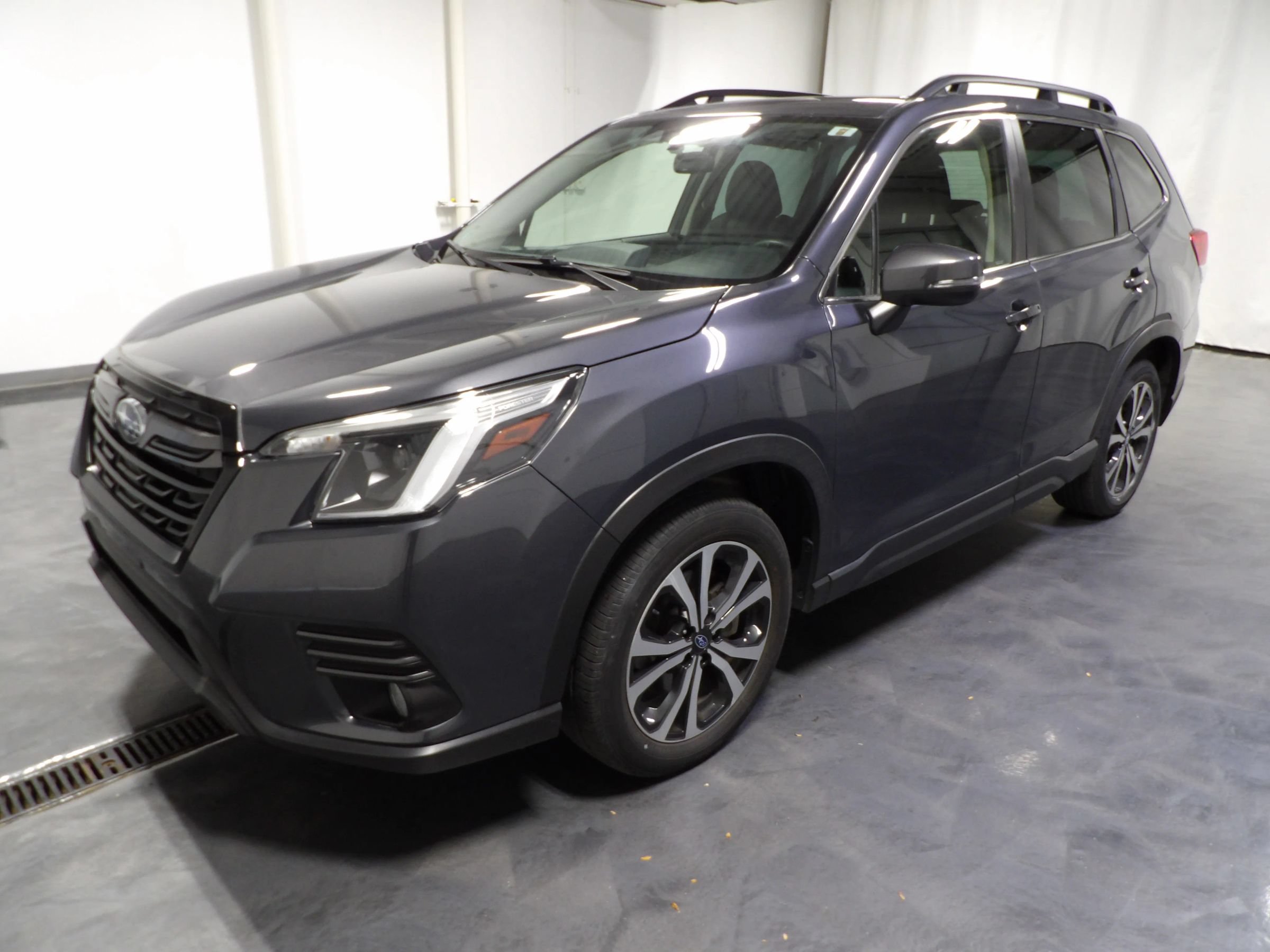 Used 2023 Subaru Forester Limited AWD/4WD image 4