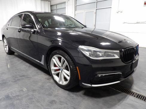 Used 2016 BMW 750i xDrive image 2
