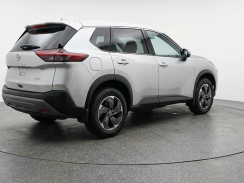 Used 2025 Nissan Rogue SV FWD image 9