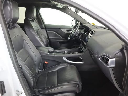 Used 2019 Jaguar F-PACE S image 13