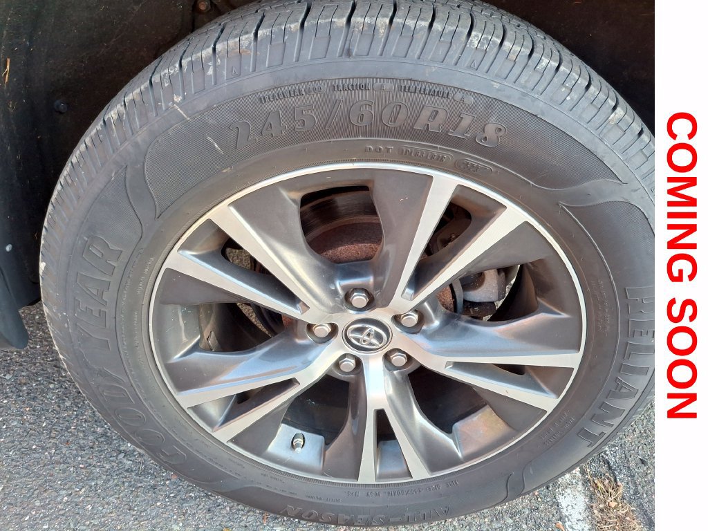 Used 2018 Toyota Highlander LE AWD/4WD image 9