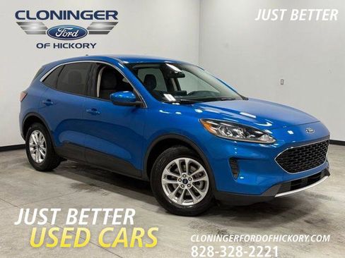 Used 2020 Ford Escape SE image 1
