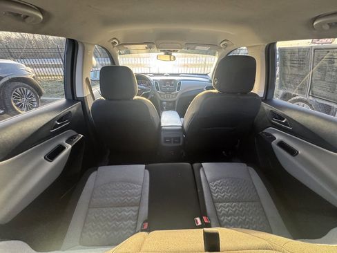 Used 2022 Chevrolet Equinox LS w/ LS Convenience Package image 14