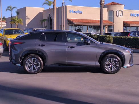 Used 2023 Lexus RZ 450e Premium image 5