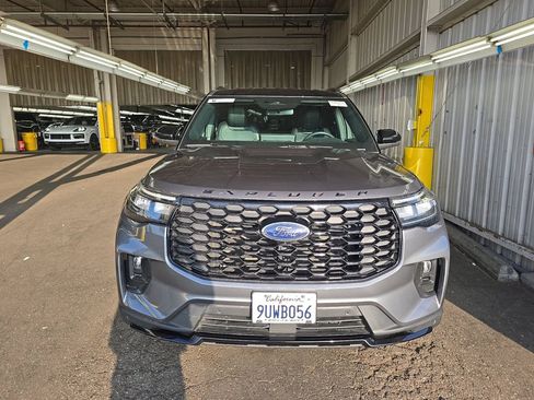 Used 2025 Ford Explorer ST-Line w/ Premium Package RWD image 2
