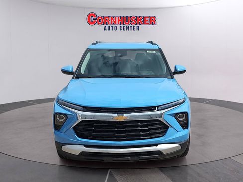 Used 2024 Chevrolet TrailBlazer LT w/ Convenience Package FWD image 2