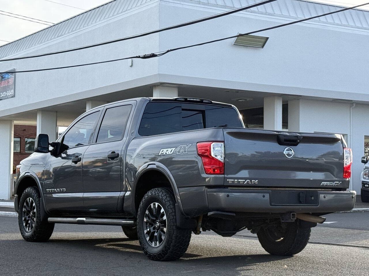 Used 2019 Nissan Titan PRO-4X w/ Pro-4x Convenience Package AWD/4WD image 6