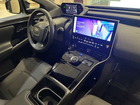 Certified 2025 Toyota bZ4X AWD image 28