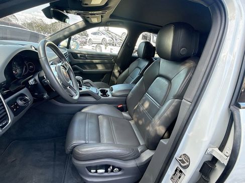 Used 2019 Porsche Cayenne AWD/4WD image 21