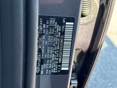 Certified 2025 Hyundai Tucson Limited image 34