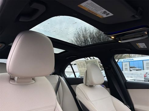 Used 2023 Mercedes-Benz C 300 4MATIC Sedan image 12