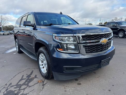 Used 2018 Chevrolet Suburban LS image 7