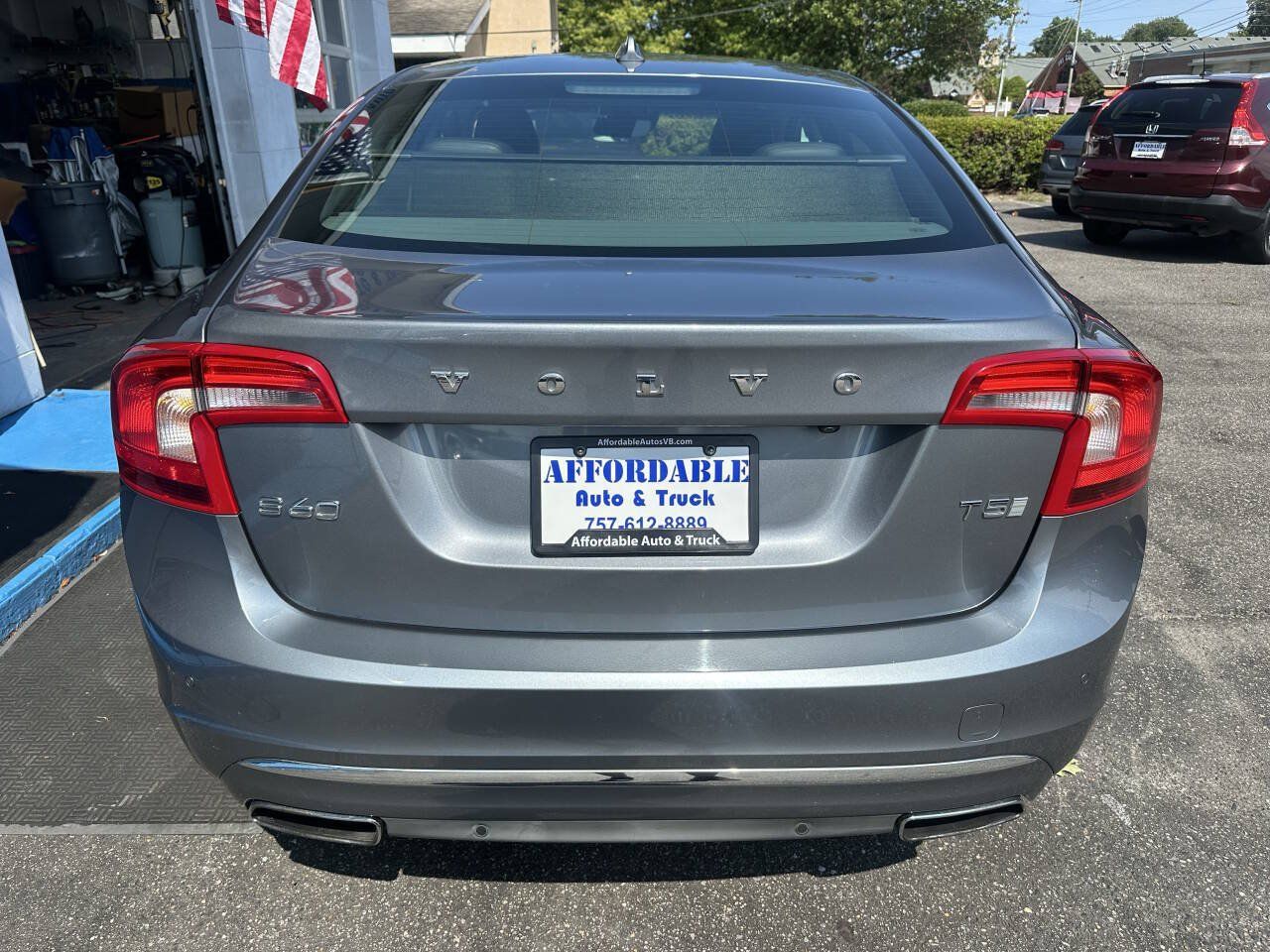 Used 2017 Volvo S60 T5 Inscription FWD image 11