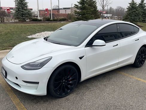 Used 2021 Tesla Model 3 Performance image 2
