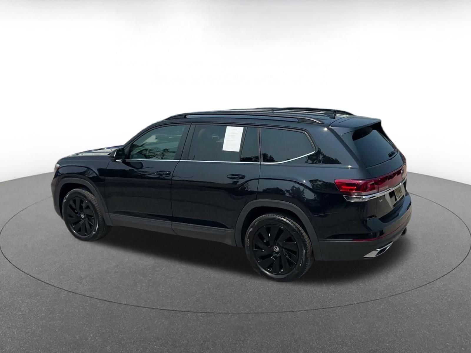 Used 2026 Volkswagen Atlas SE AWD/4WD image 9