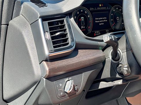 Used 2022 Audi Q5 2.0T Premium Plus w/ Premium Plus Package image 10