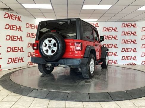 Used 2019 Jeep Wrangler Sport AWD/4WD image 7