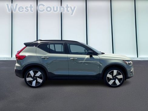 Used 2023 Volvo XC40 Recharge Ultimate AWD/4WD image 2
