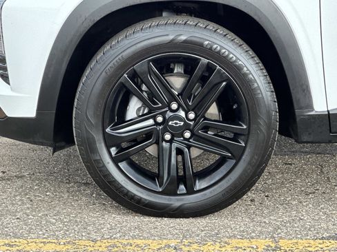 Certified 2024 Chevrolet Trax ACTIV w/ Sunroof Package image 10
