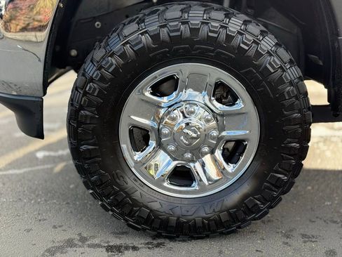 Used 2024 RAM 3500 Tradesman w/ Chrome Appearance Group image 9