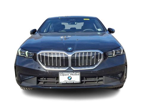 Used 2024 BMW i5 eDrive40i w/ Premium Package image 2