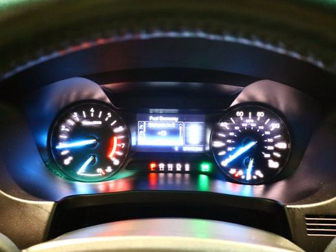 Used 2019 Ford Explorer XLT image 13