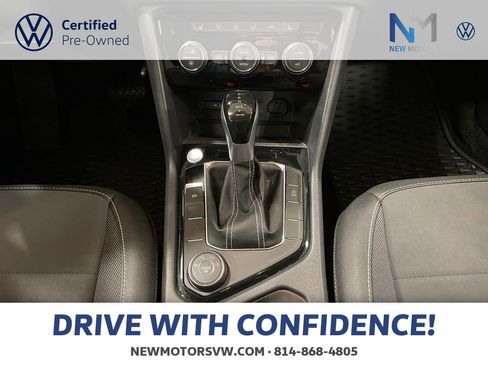 Certified 2024 Volkswagen Taos SE image 11