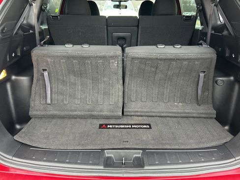 Used 2022 Mitsubishi Outlander ES image 12