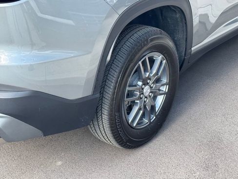 Used 2025 GMC Acadia Elevation FWD image 13