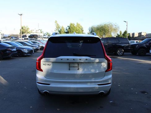 Used 2018 Volvo XC90 T5 Momentum w/ Convenience Package FWD image 6