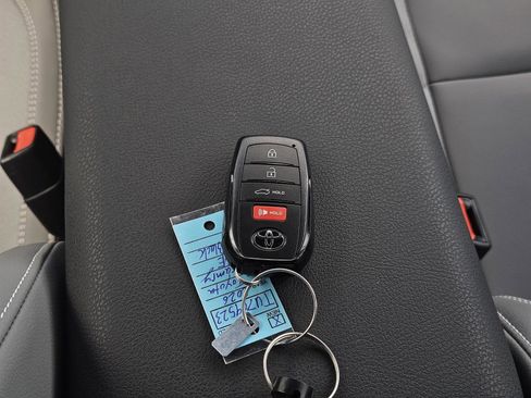 New 2026 Toyota Camry SE (Natl) FWD image 31