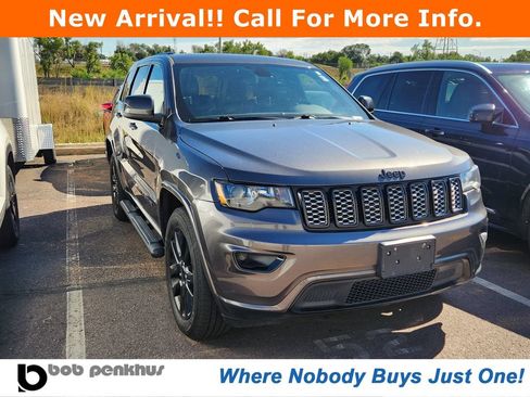 Used 2020 Jeep Grand Cherokee Altitude AWD/4WD image 1