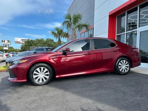 Used 2019 Toyota Camry LE image 8