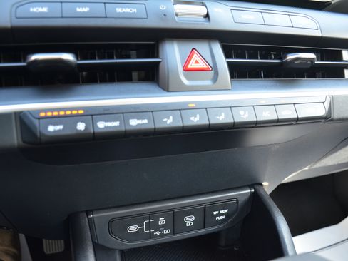 Used 2025 Kia K4 FWD image 50