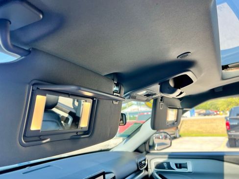 Used 2022 Ford Explorer XLT w/ Equipment Group 202A image 18