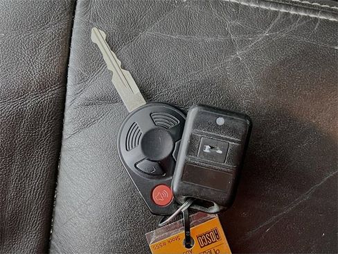 Used 2009 Mercury Mariner Premier image 12