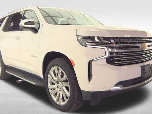 Used 2021 Chevrolet Tahoe Premier w/ Premium Package AWD/4WD image 3