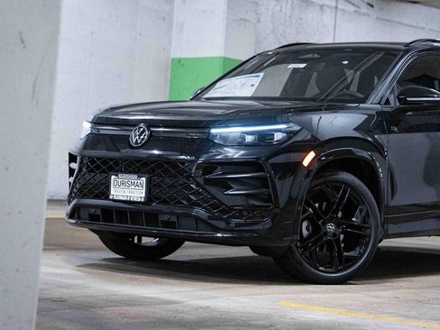 New 2026 Volkswagen Tiguan SE R-Line AWD/4WD image 2