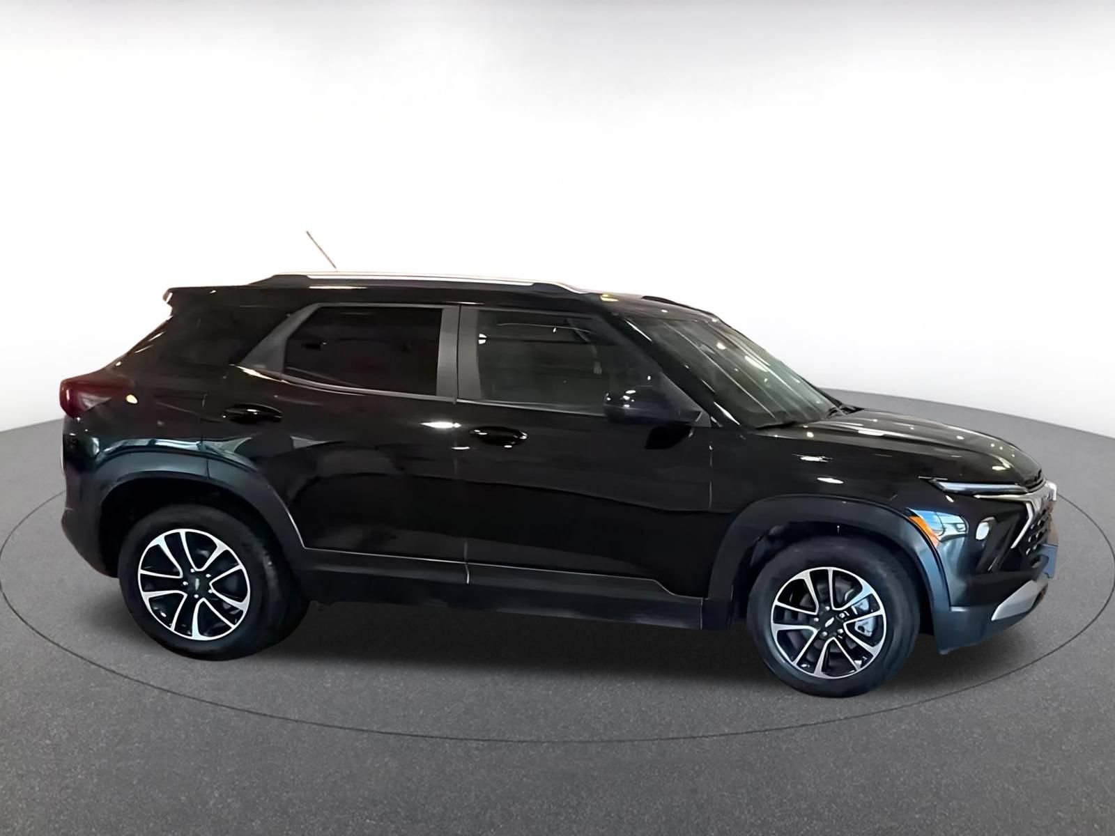 Used 2025 Chevrolet TrailBlazer LT FWD image 14