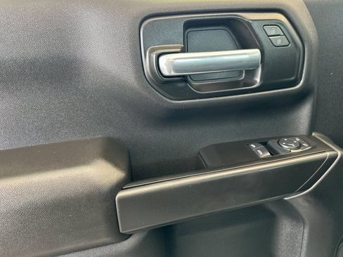 Used 2025 Chevrolet Silverado 1500 W/T image 11