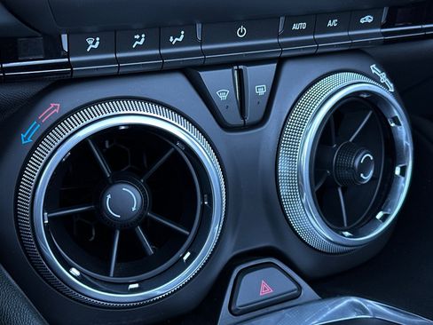 Used 2023 Chevrolet Camaro LT w/ Technology Package image 28