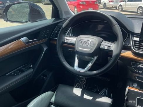 Used 2024 Audi Q5 e Premium Plus AWD/4WD image 12