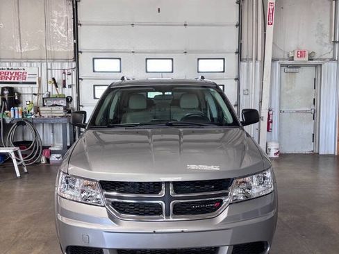 Used 2018 Dodge Journey SE w/ Safe & Sound Group AWD/4WD image 3