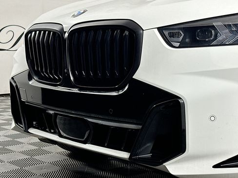 Used 2024 BMW X5 xDrive40i w/ M Sport Package AWD/4WD image 34