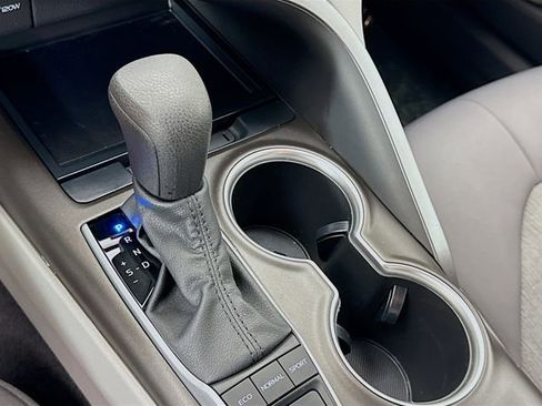 Used 2022 Toyota Camry LE image 16