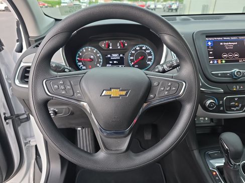 Used 2024 Chevrolet Equinox LS w/ Driver Confidence II Package AWD/4WD image 13