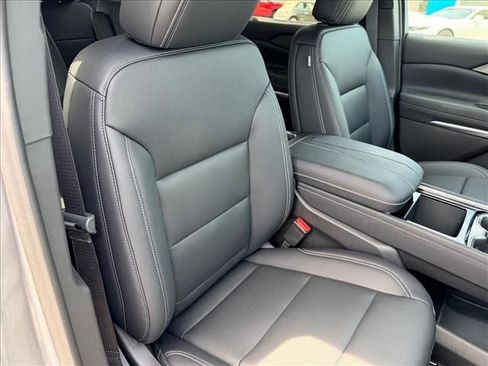 New 2026 Chevrolet Traverse LT w/ Driver Confidence Package AWD/4WD image 15